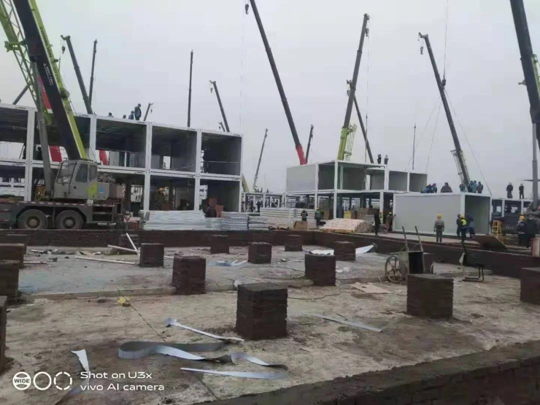 托舉生命的(de)“方舟”，緊急馳援西安高新方艙醫院建設